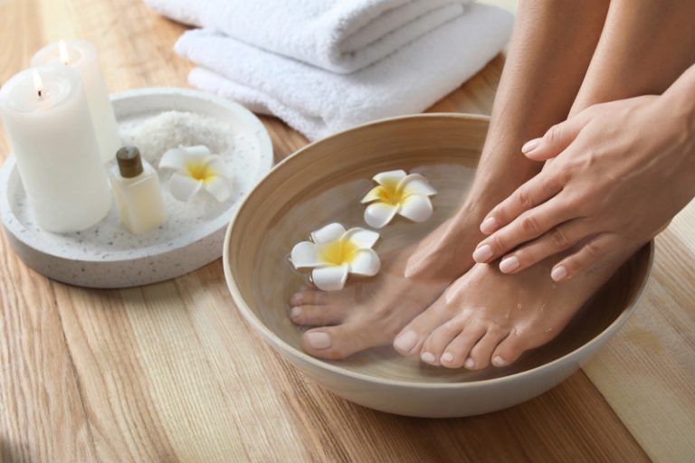 泡腳材料｜加鹽又加醋　6大泡腳伴侶　中醫拆解泡腳禁忌