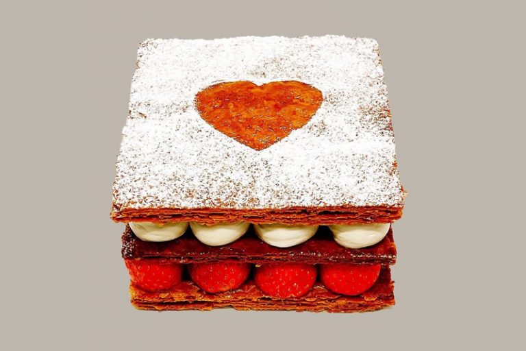 Essentia celebration Strawberry - Madagascar Vanilla Mille Feuille