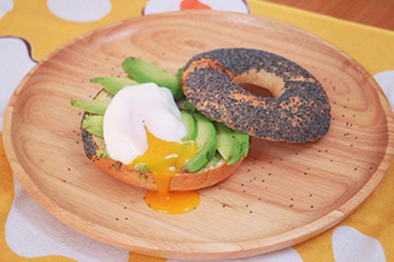 牛油果食譜｜4. 牛油果雞蛋比高包